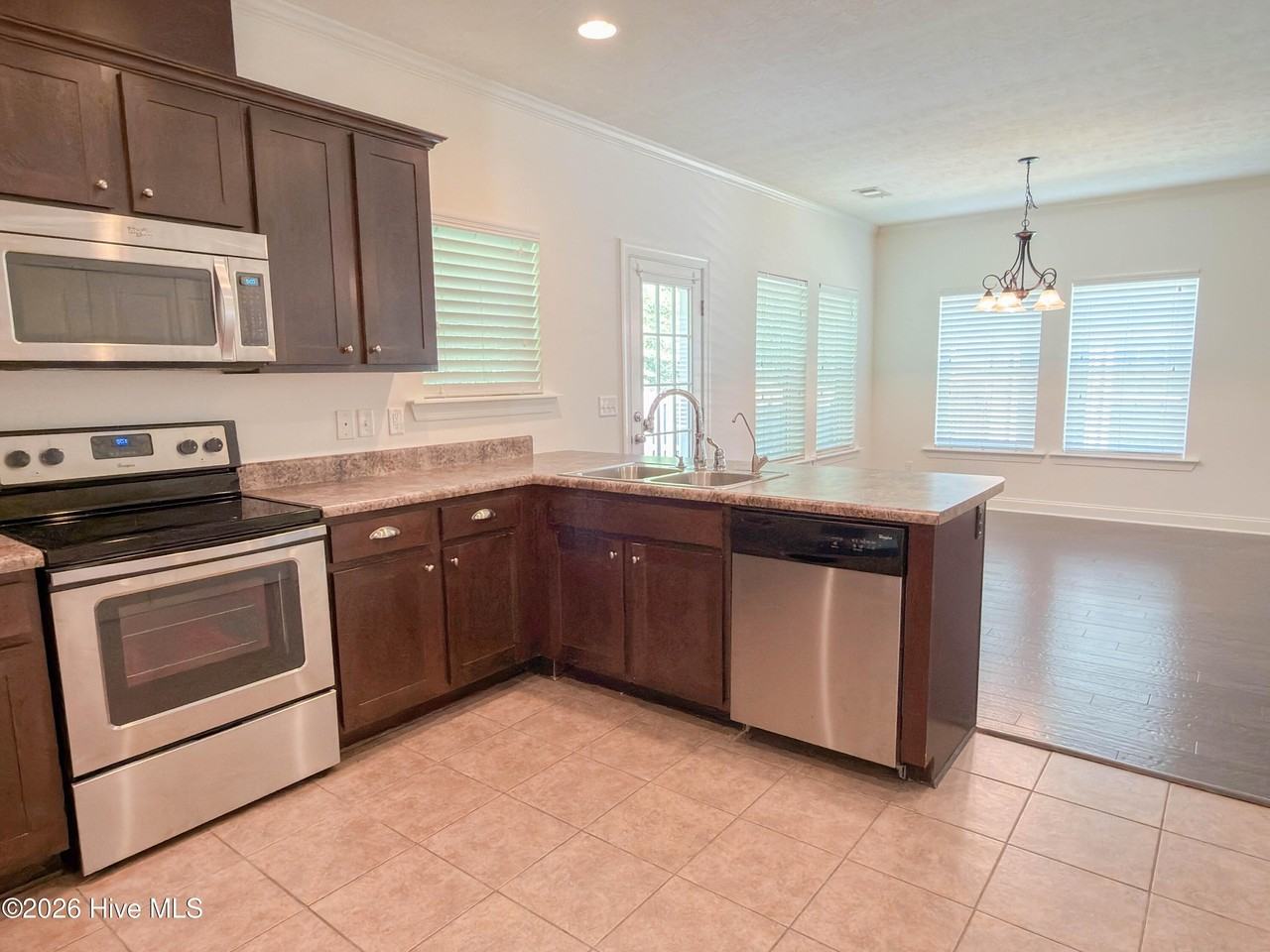 1953 Kenlock Dr - Photo 6 of 15