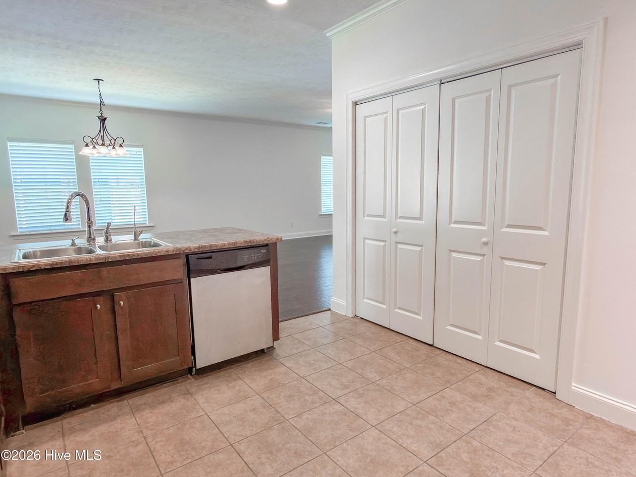 1953 Kenlock Dr - Photo 7 of 15