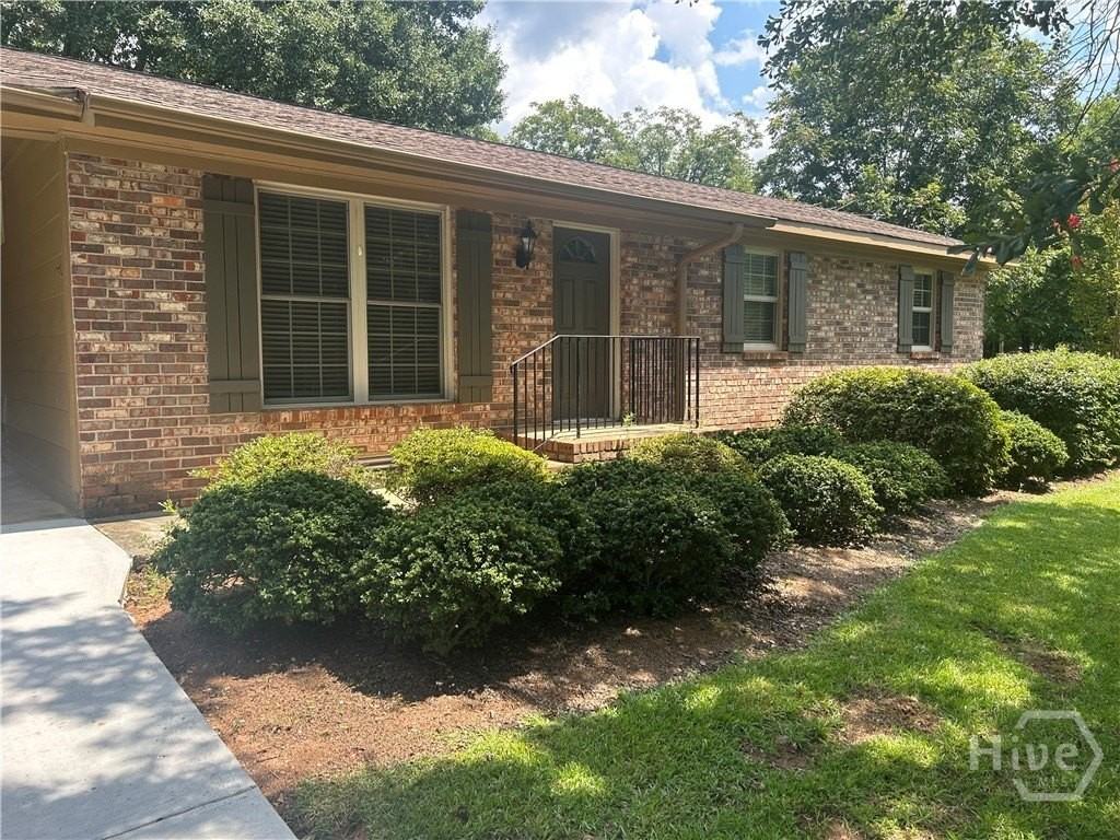 1020 Tuxedo Ln - Photo 4 of 31
