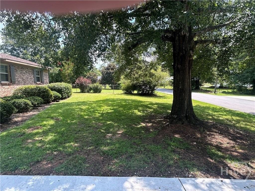 1020 Tuxedo Ln - Photo 5 of 31