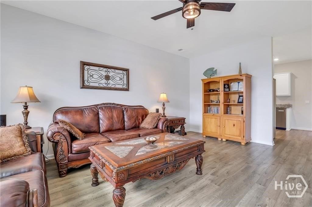 2 Coby Ln - Photo 5 of 36