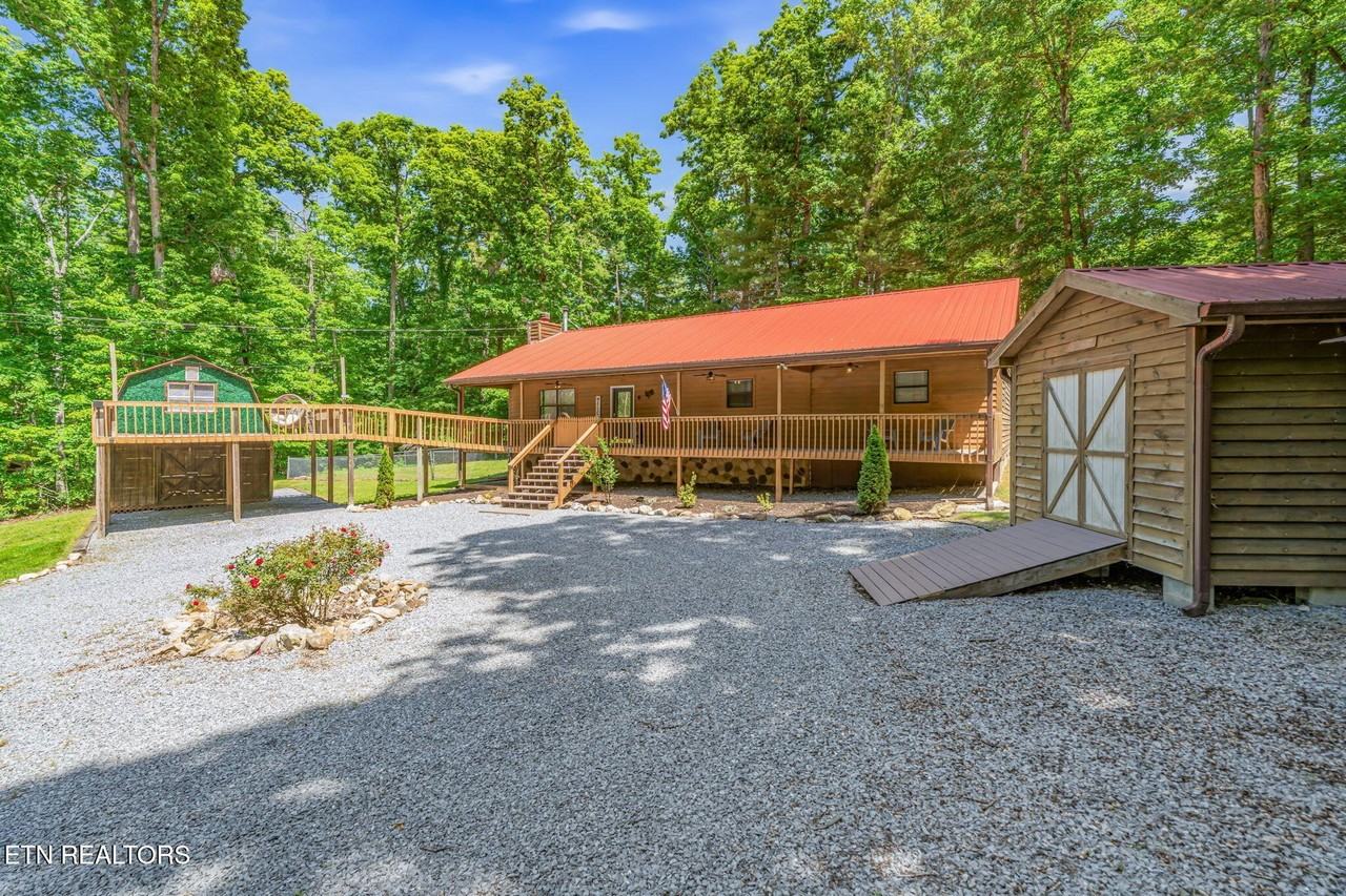 3394 Laurelwood Rd - Photo 3 of 50