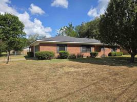 featured image of 2322 Kaynell Dr