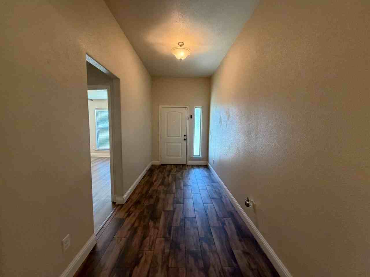 7114 36th St - Photo 2 of 14