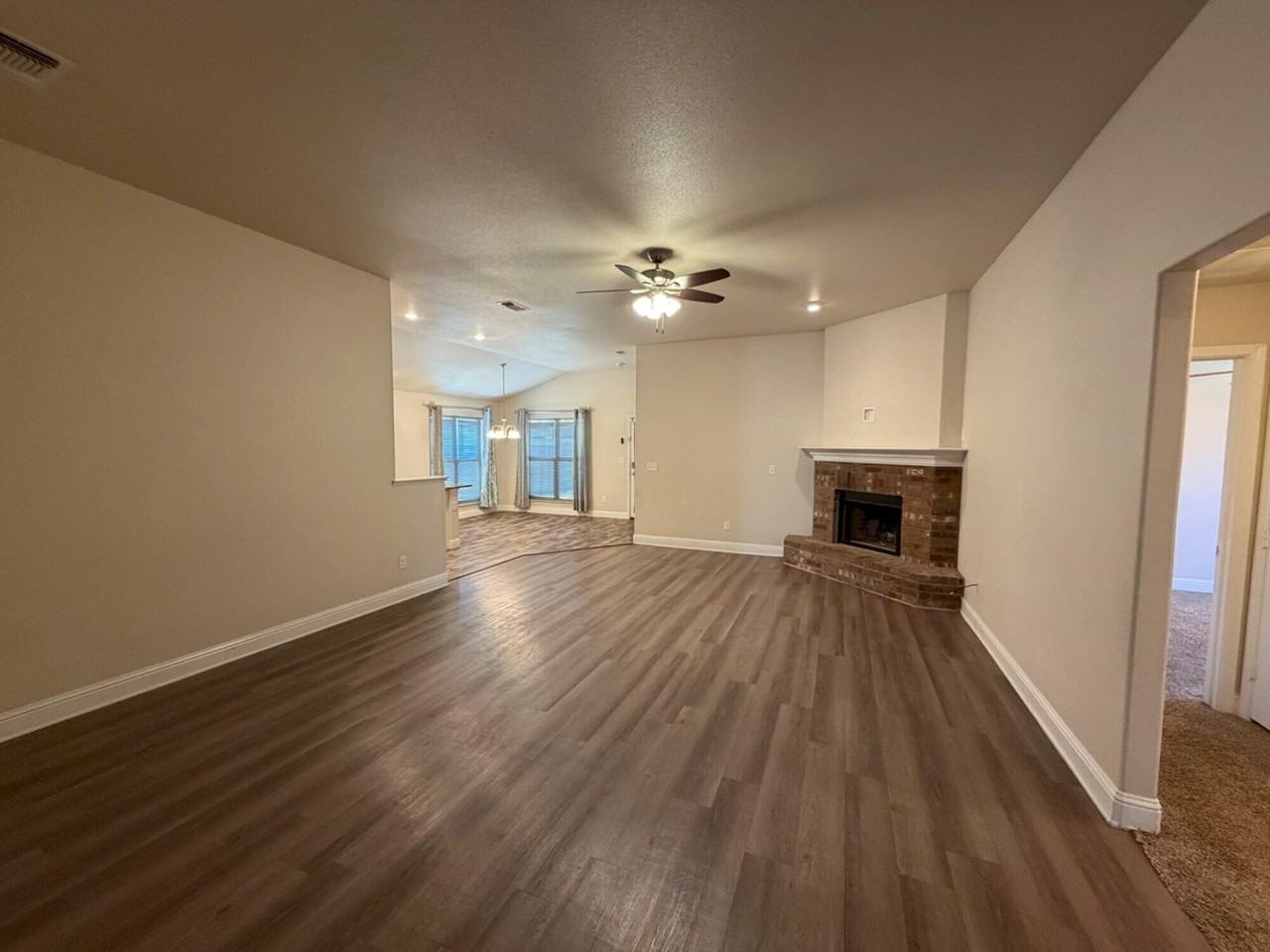 7114 36th St - Photo 4 of 14