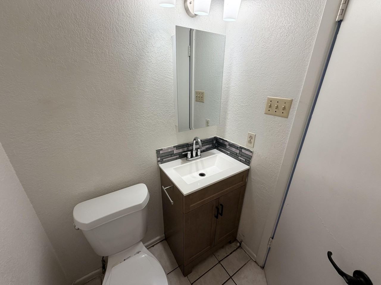 6129 35th St - Photo 4 of 7