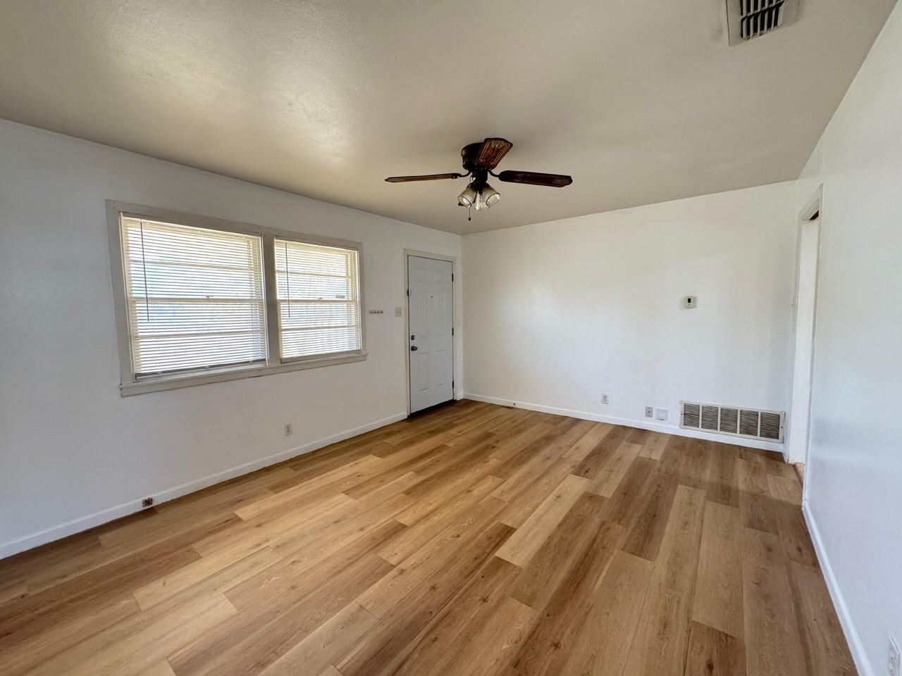 4614 36th St - Photo 3 of 15