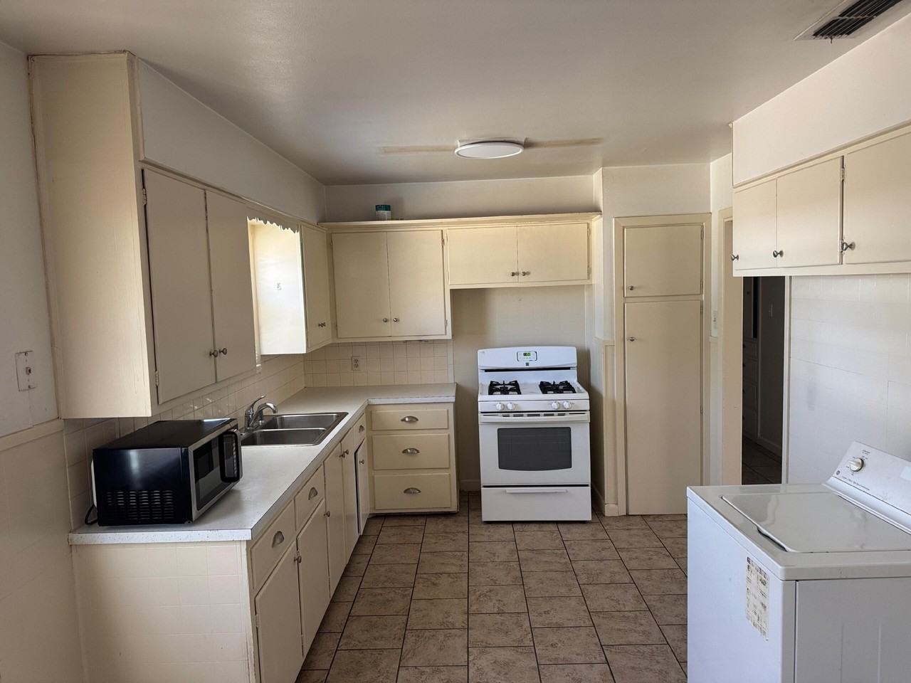 4614 36th St - Photo 5 of 15
