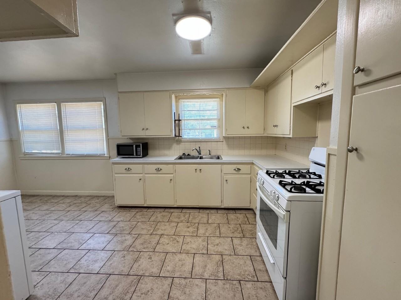 4614 36th St - Photo 6 of 15