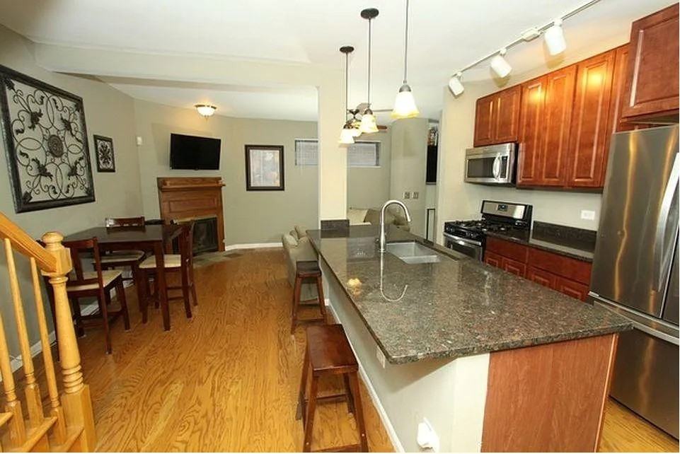 2643 N Southport Ave #CH - Photo 3 of 14