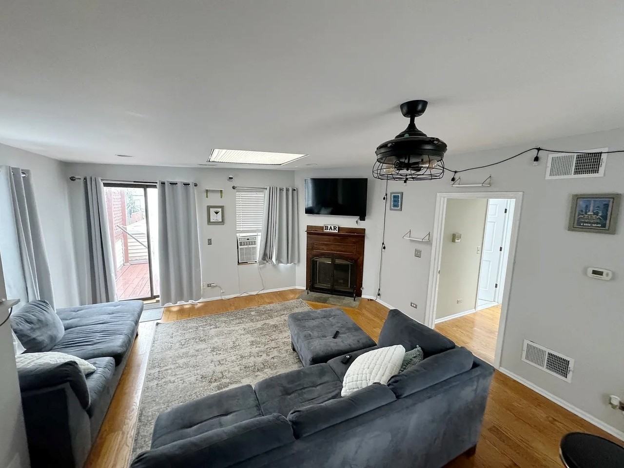 2643 N Southport Ave #CH - Photo 4 of 14