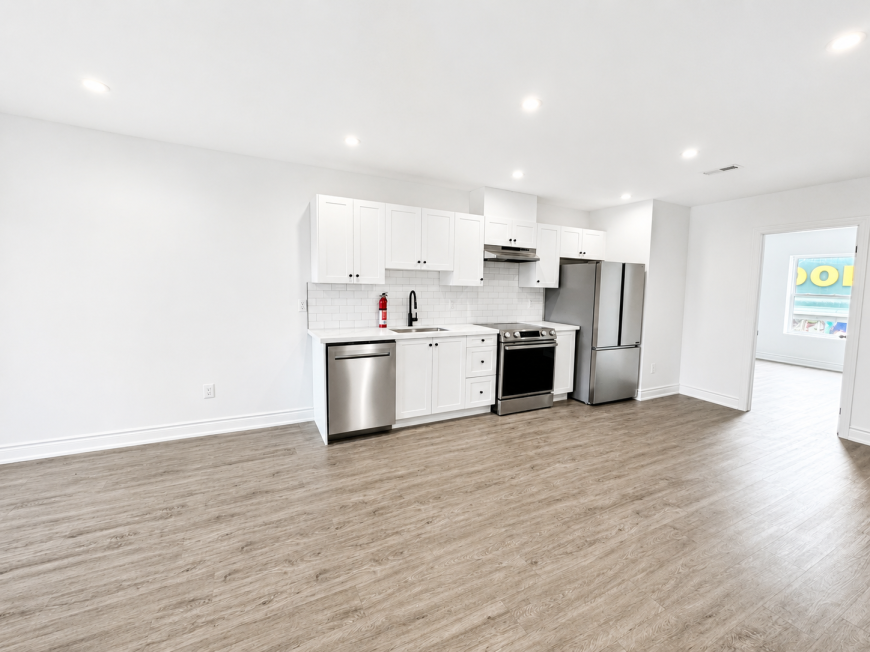 1127 Main St E - Photo 2 of 10