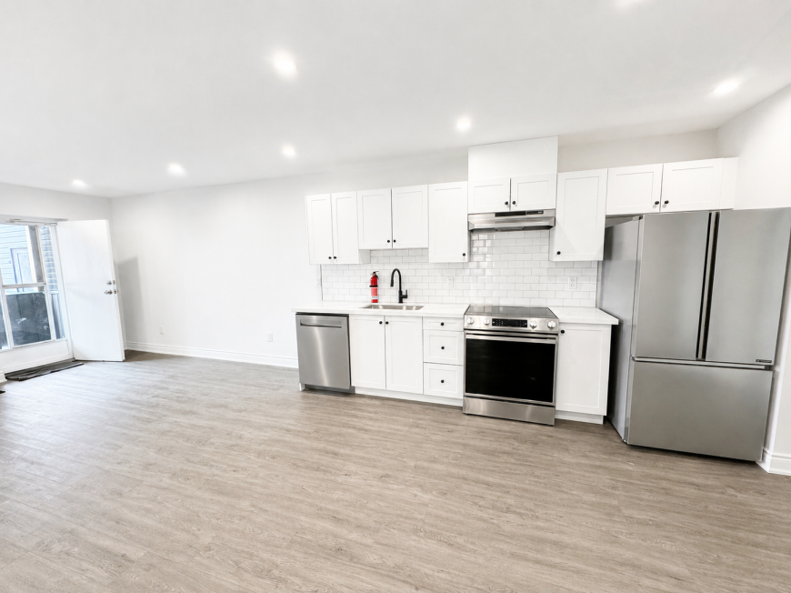 1127 Main St E - Photo 3 of 10