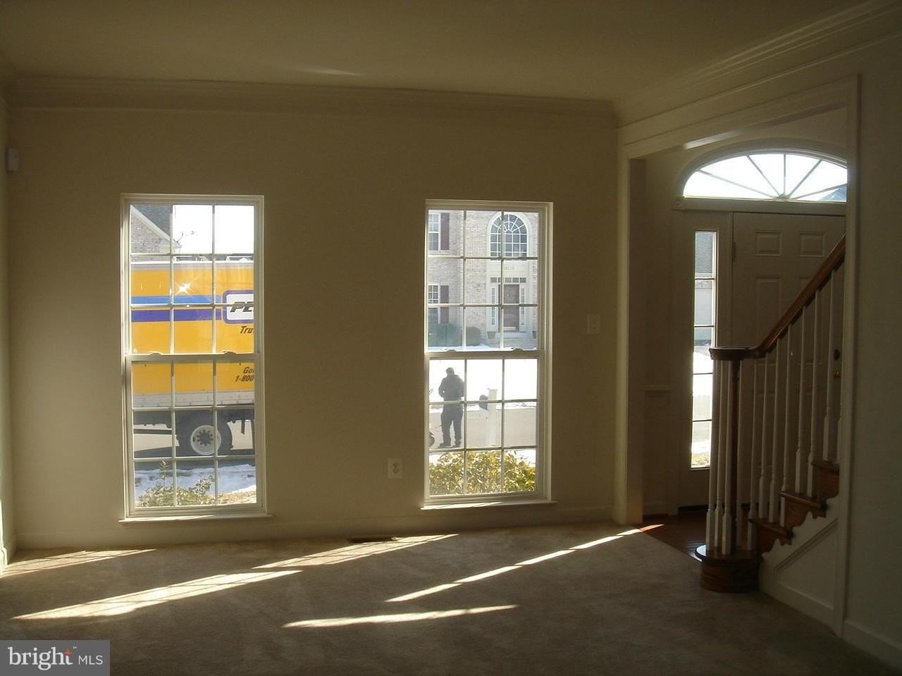 11225 Suffolk Dr - Photo 3 of 30