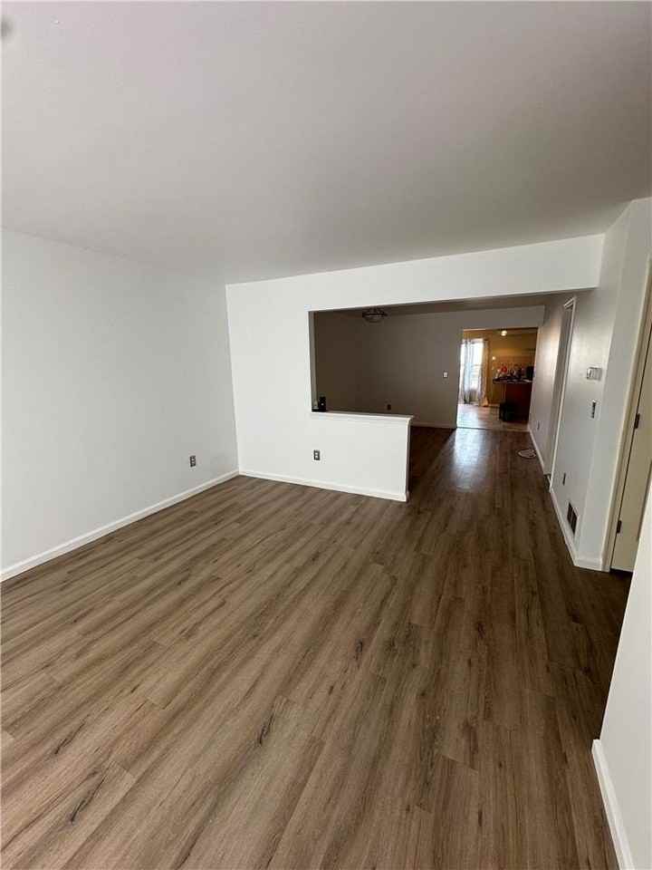 309 Hill Rd - Photo 2 of 7