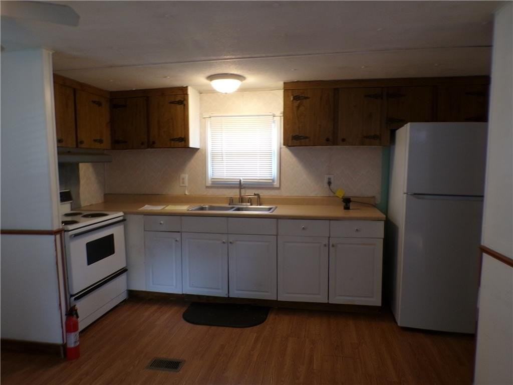 717 Washington St - Photo 4 of 14