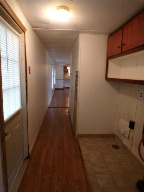 717 Washington St - Photo 5 of 14