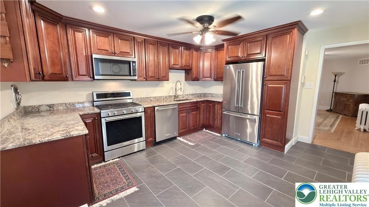 217 Bridge St #1stFL - Photo 4 of 33