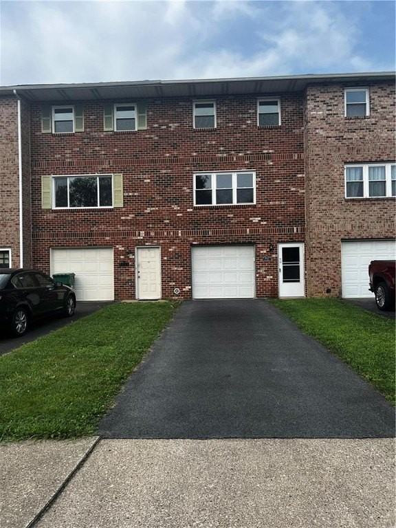 3113 Lucas Dr - Photo 2 of 21