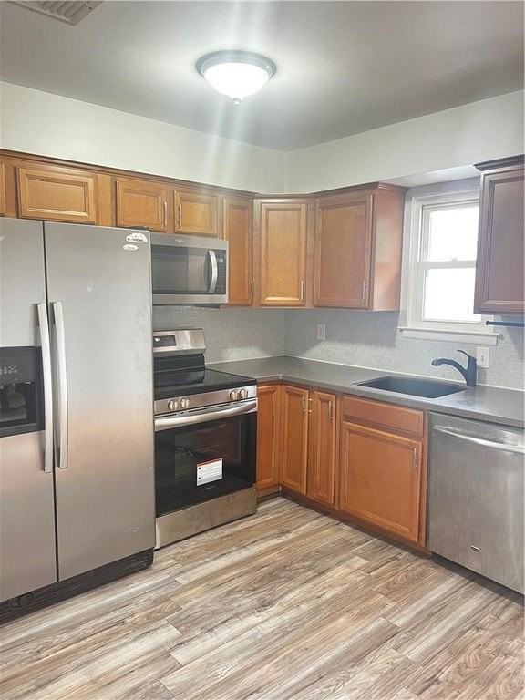 3113 Lucas Dr - Photo 3 of 21