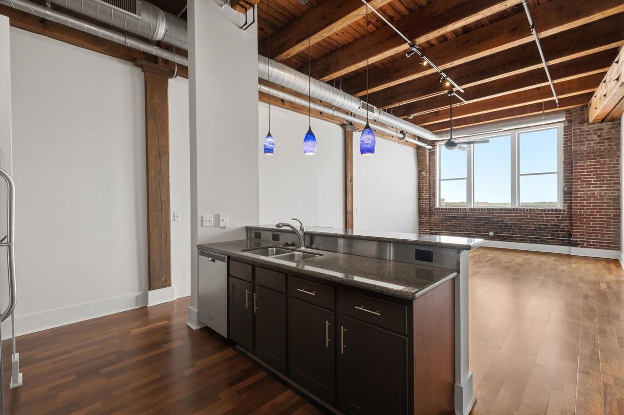 420 S Front St #407 - Photo 5 of 23