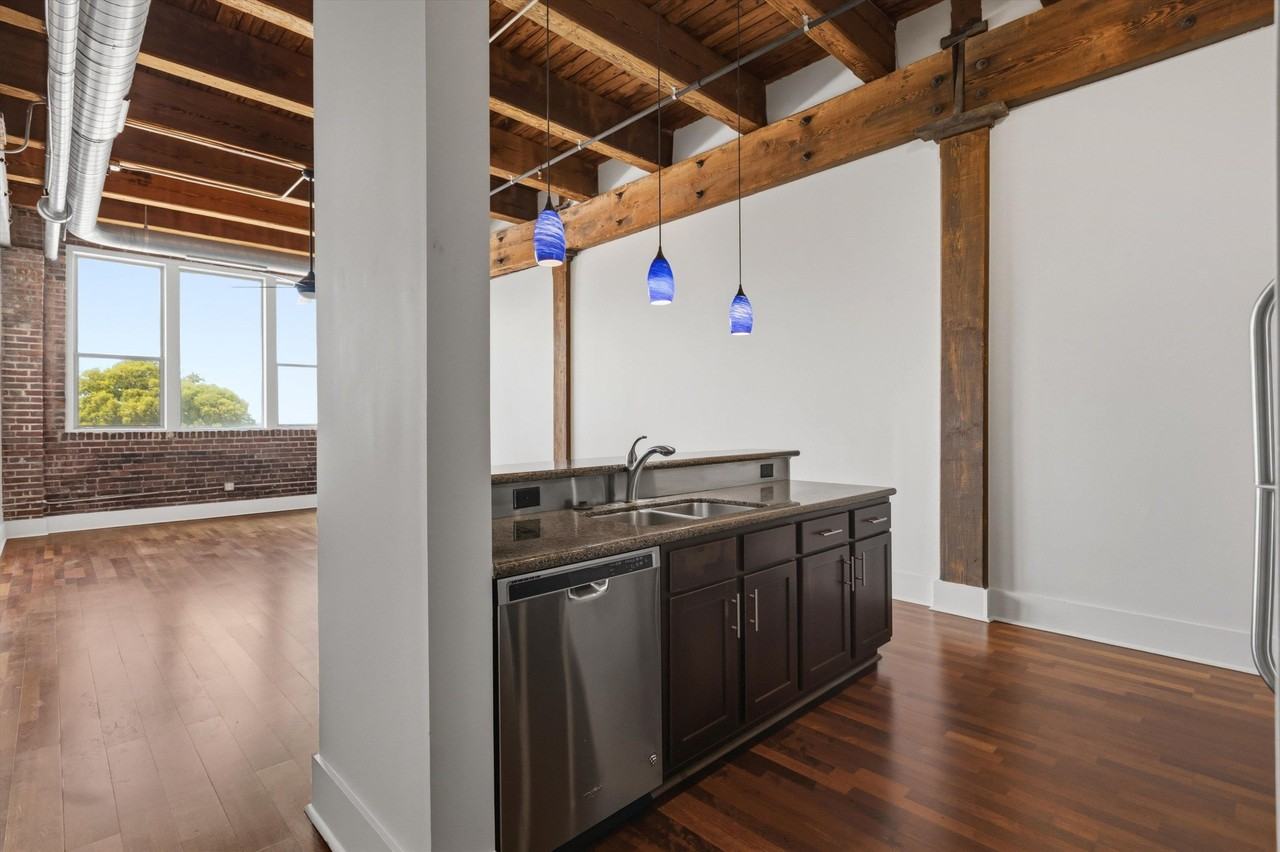 420 S Front St #407 - Photo 7 of 23