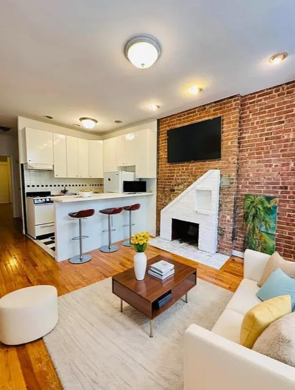 14 Jones St