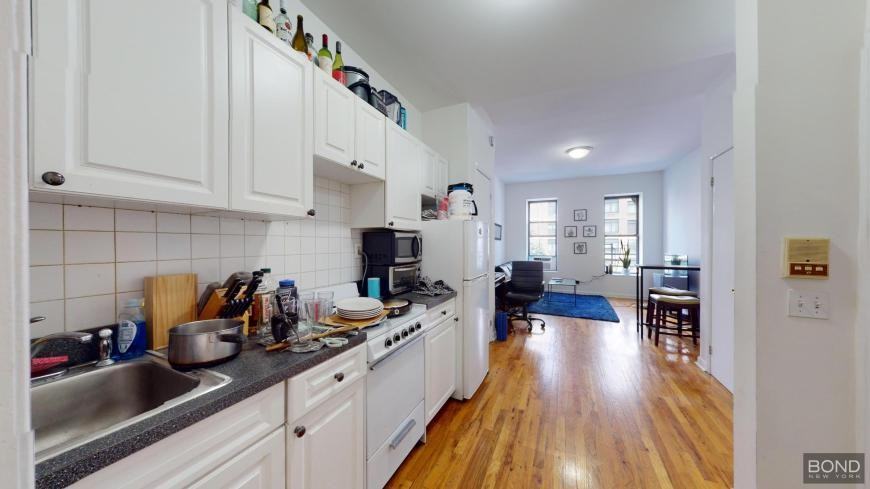 1293 1st Ave - Photo 3 of 10