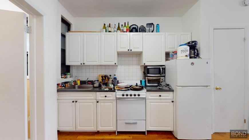 1293 1st Ave - Photo 4 of 10