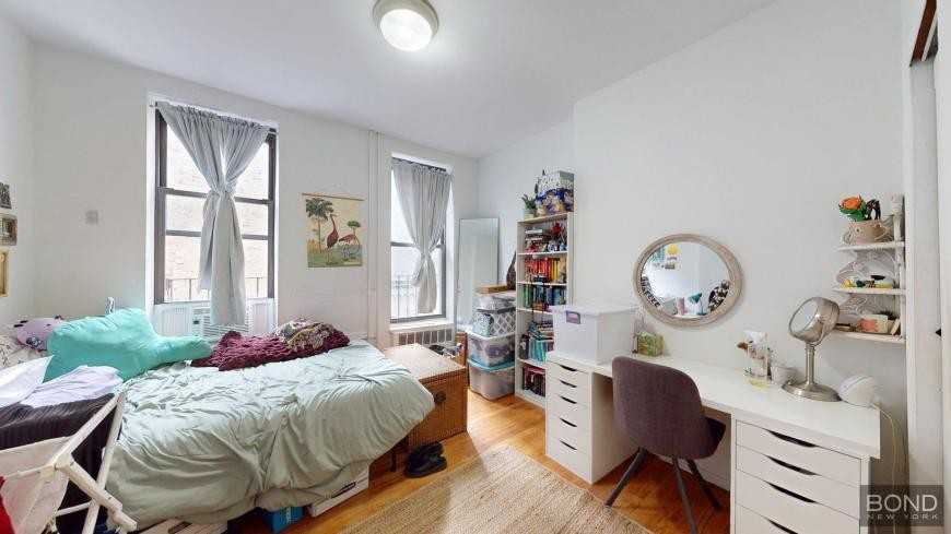 1662 1st Ave - Photo 4 of 6