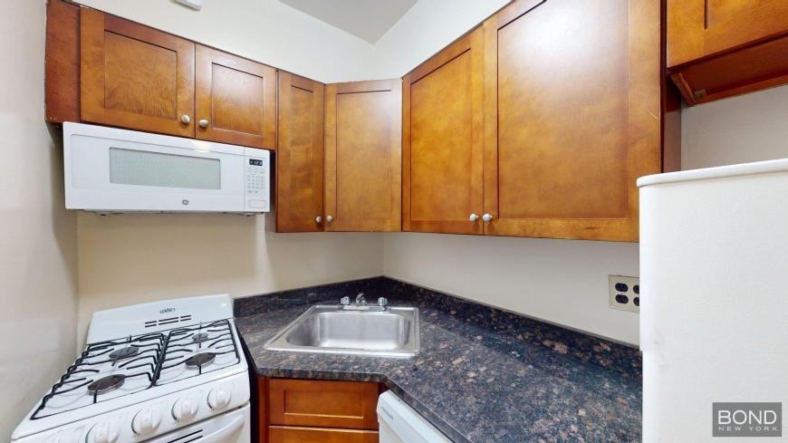 308 W 73rd St - Photo 2 of 6