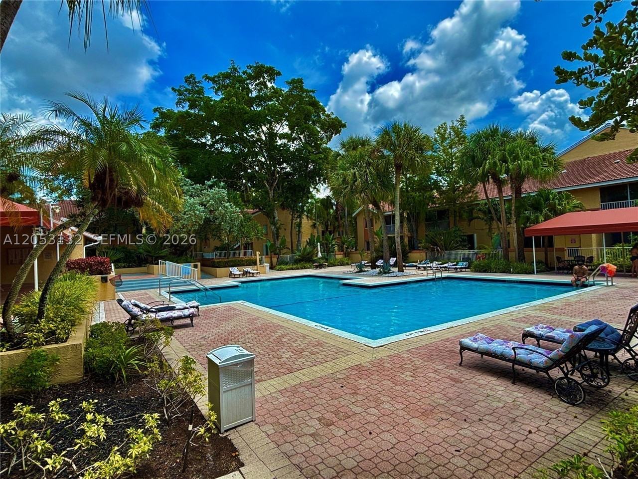 1040 Coral Club Dr #1040 - Photo 3 of 28