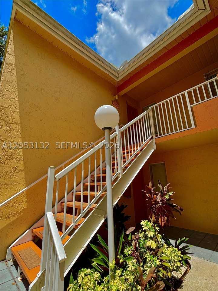 1040 Coral Club Dr #1040 - Photo 6 of 28