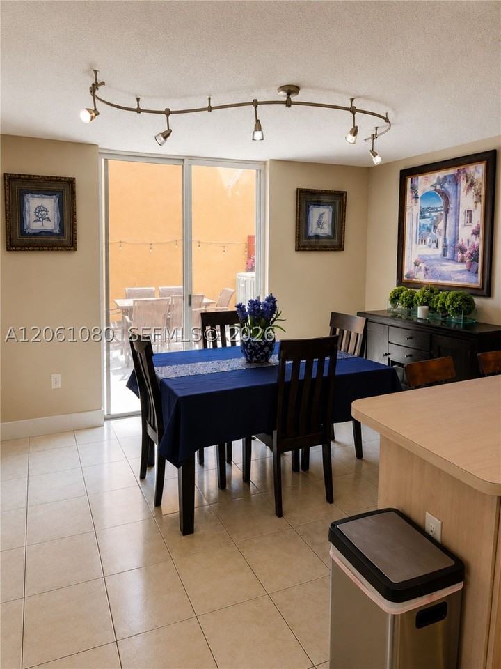 8688 Sw 158th Pl - Photo 4 of 18