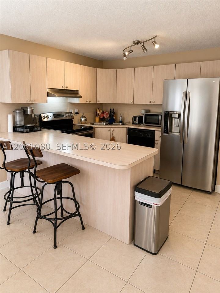 8688 Sw 158th Pl - Photo 5 of 18