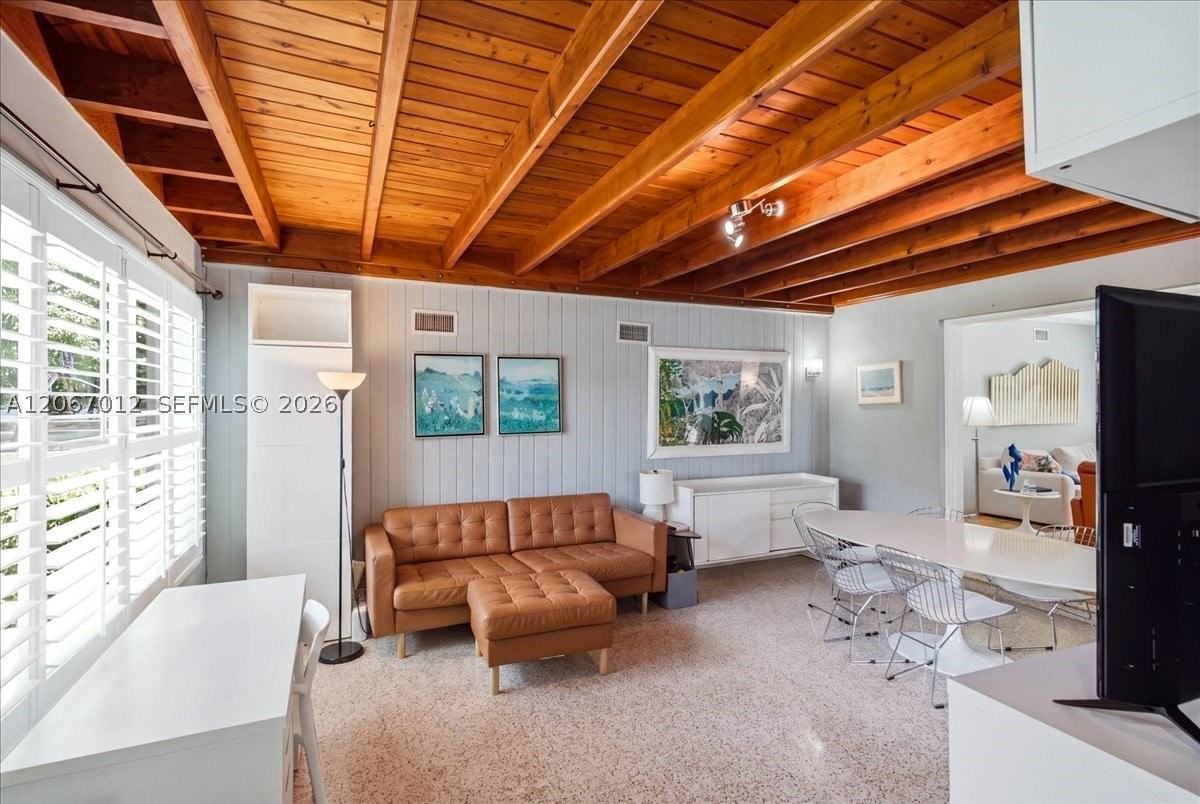 155 Sw 28th Rd - Photo 4 of 32