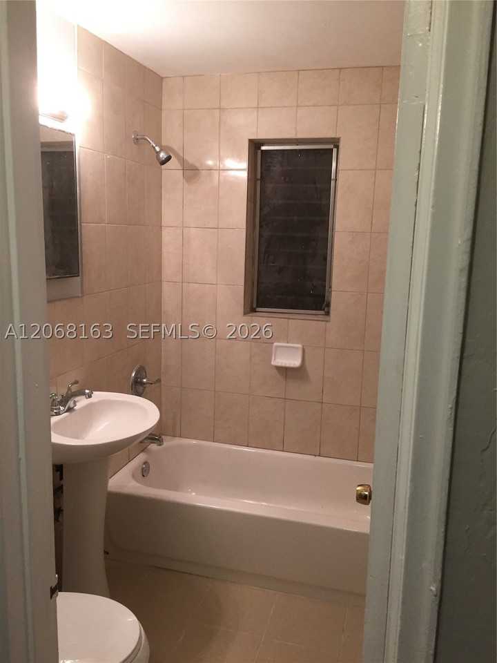 3911 W Flagler St #2C - Photo 5 of 8