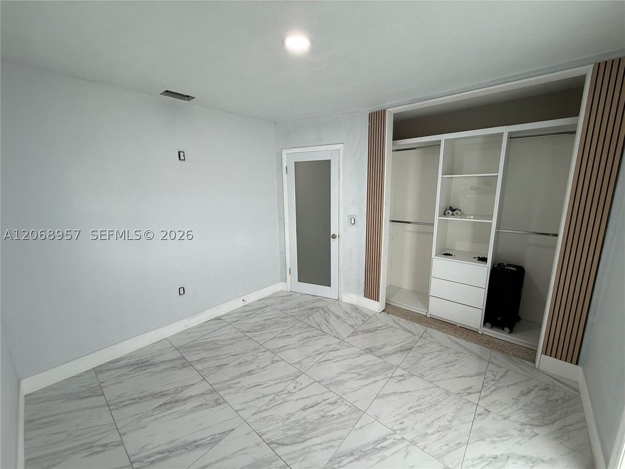 19700 Nw 44th Ave - Photo 5 of 14