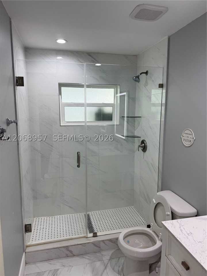 19700 Nw 44th Ave - Photo 7 of 14