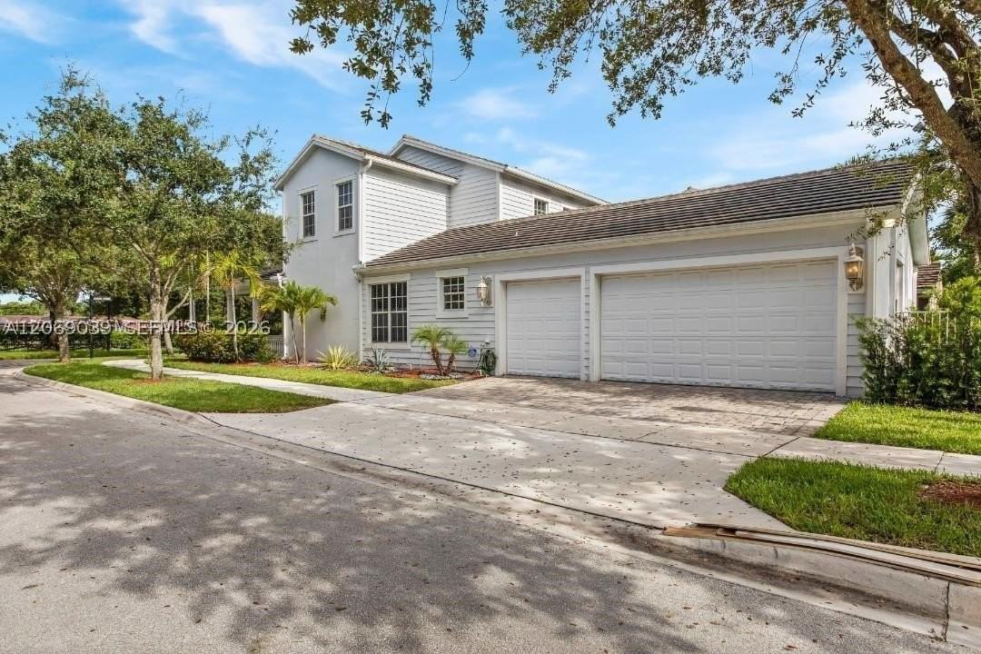 4762 Lakeside Ter - Photo 5 of 33