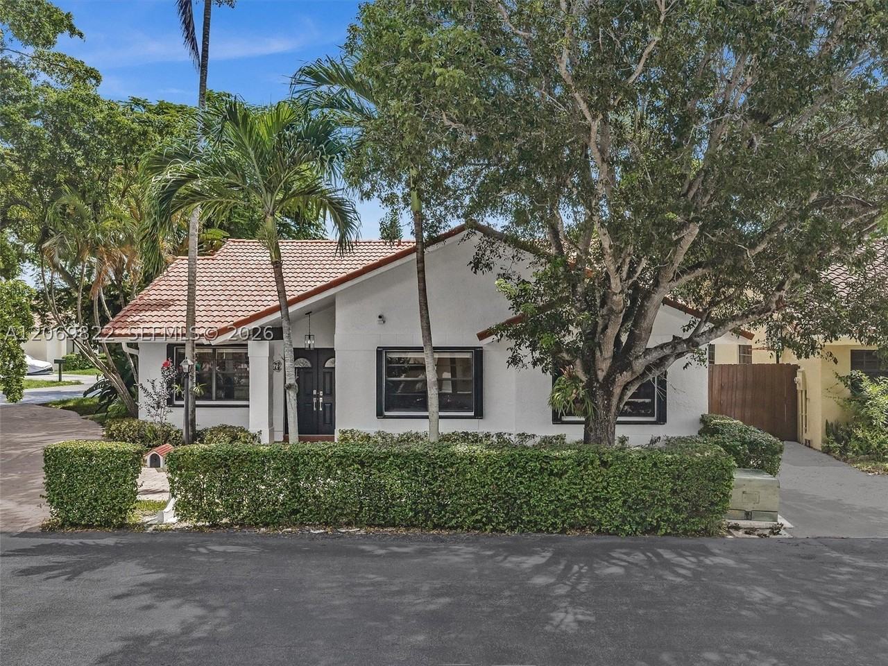 7457 Sw 112th Pl - Photo 3 of 50