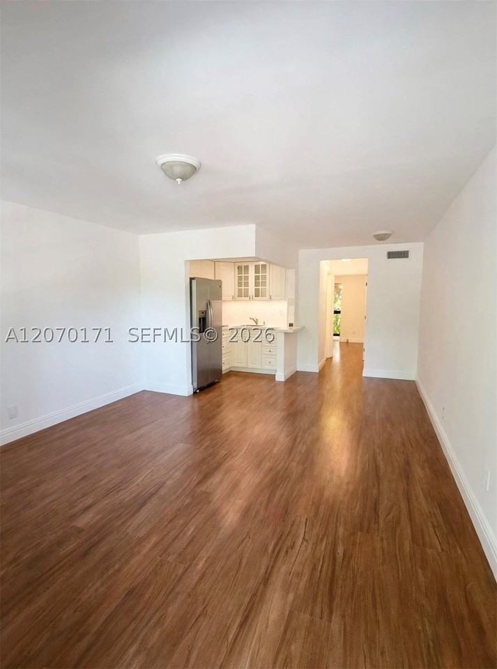 1231 Se 1st St #12 - Photo 3 of 16