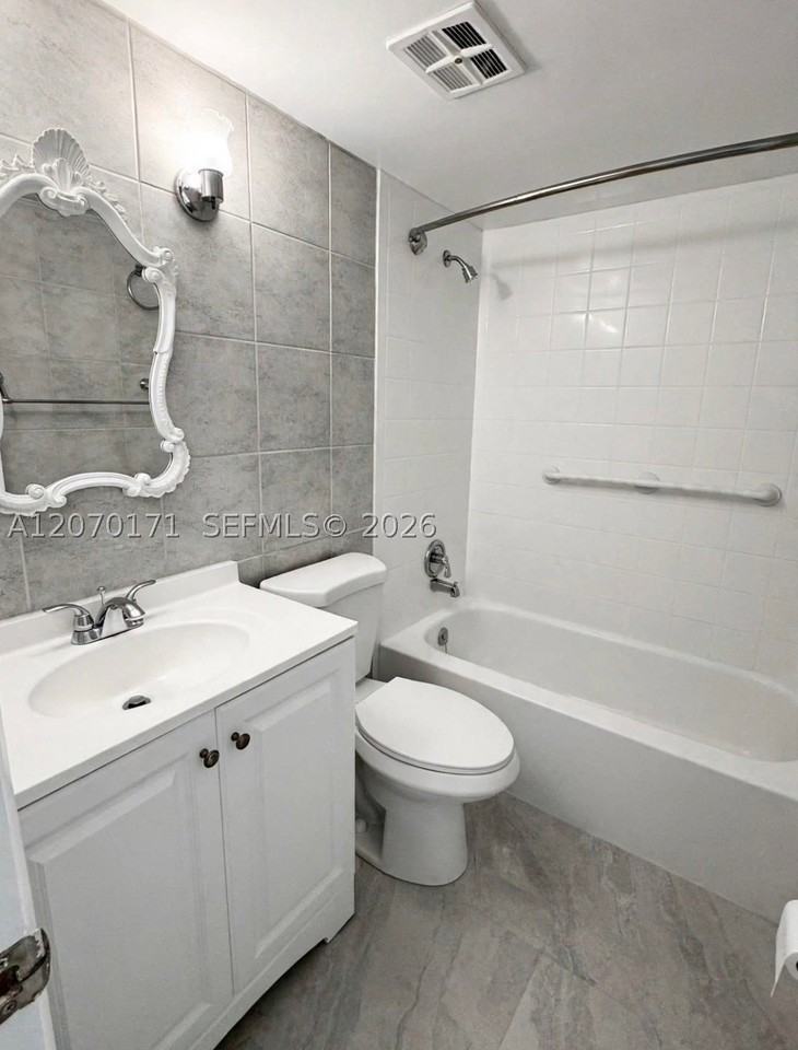 1231 Se 1st St #12 - Photo 7 of 16