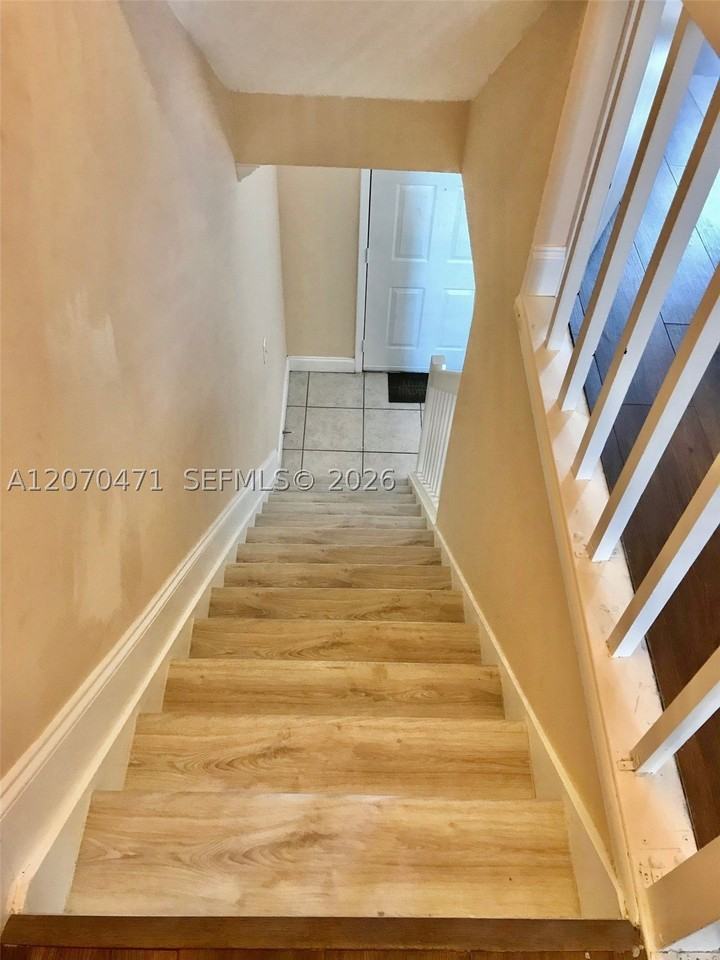 2864 Cambridge Ln - Photo 6 of 14
