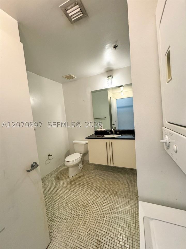 8101 Biscayne Blvd #R411 - Photo 5 of 17