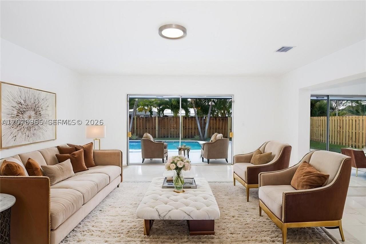 9310 Sw 57th Ter - Photo 2 of 11