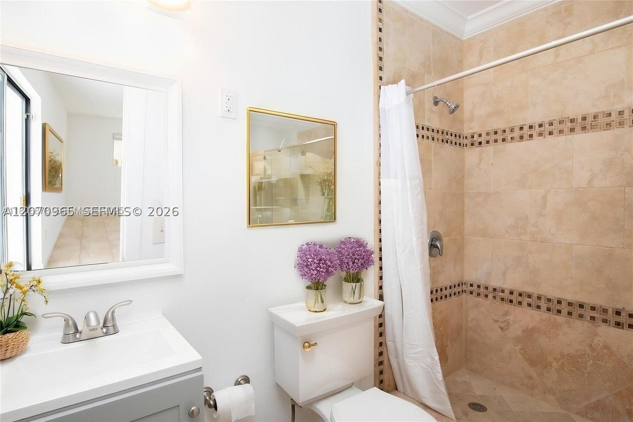 9310 Sw 57th Ter - Photo 6 of 11