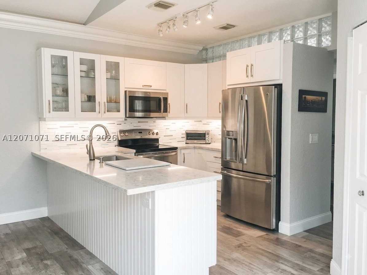 7548 Nw 3rd Ct - Photo 4 of 20