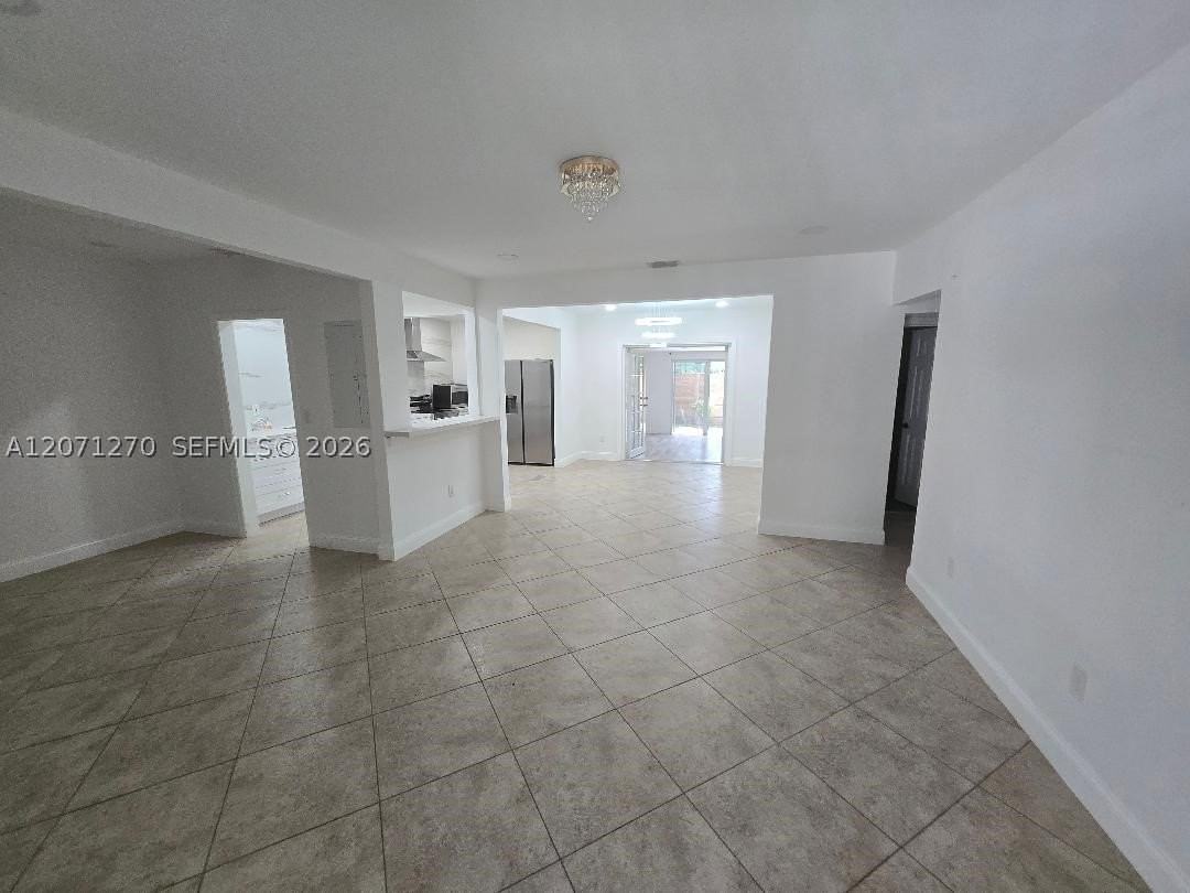 18360 Ne 22nd Ave - Photo 6 of 24