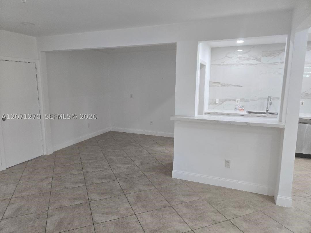 18360 Ne 22nd Ave - Photo 7 of 24